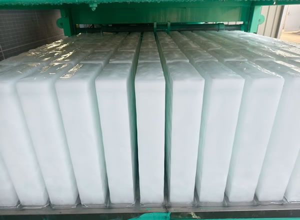 日產(chǎn)6T制冰機(jī)